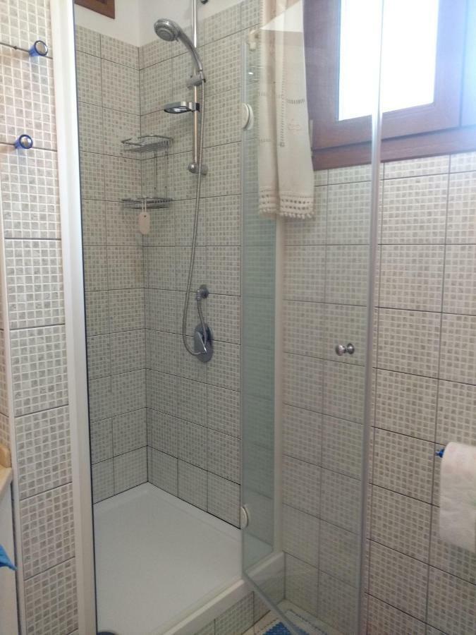 Tra Mare E Monti Apartment Santa Giusta Luaran gambar